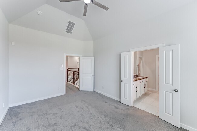 Building Photo - 6570 Scarlet Pond Ln