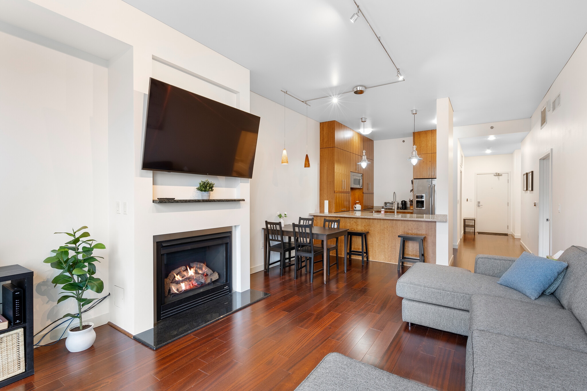 Building Photo - 922 NW 11th Ave