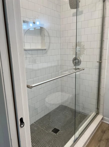 Building Photo - 18333 Roehampton Dr