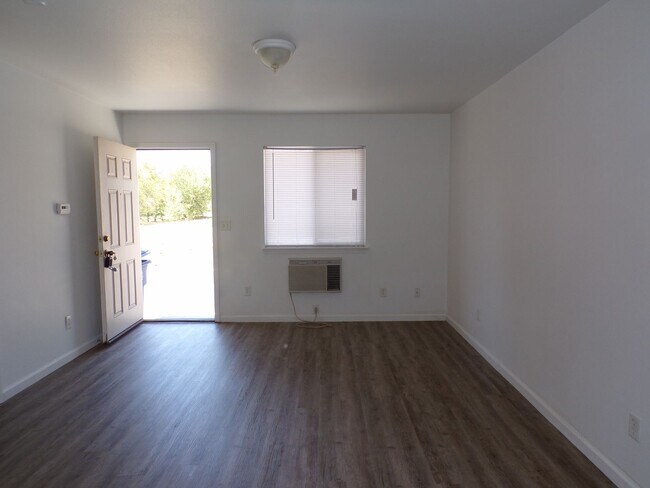 Building Photo - 285 Dalton St