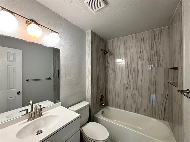 Building Photo - 1416 Timberlake Cir