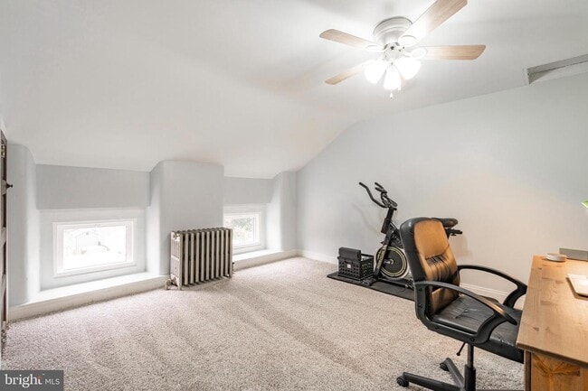 Building Photo - 225 W 6th Ave