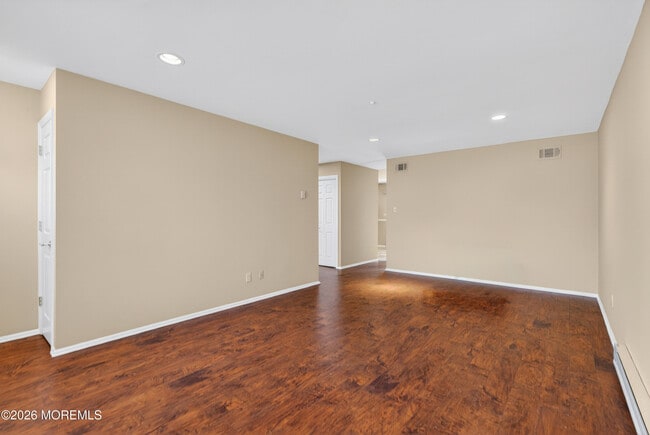 Building Photo - 69 William And Mary Sq