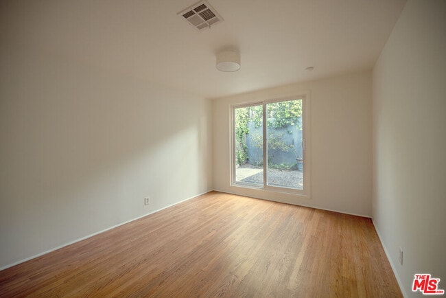 Building Photo - 4141 Verdugo View Dr