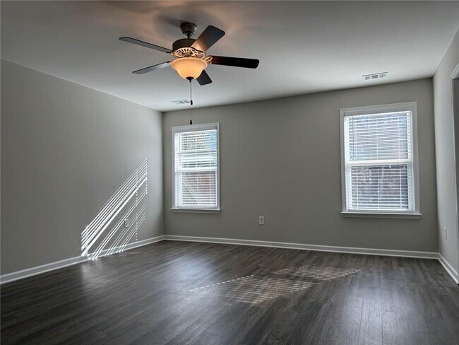 Building Photo - 414 Spring View Dr