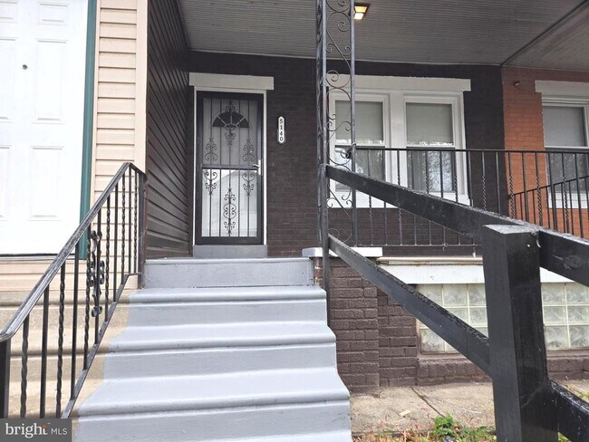 Building Photo - 5140 N Fairhill St