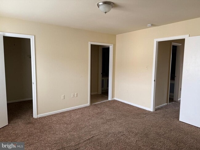 Building Photo - 9 Autumn Hill Way