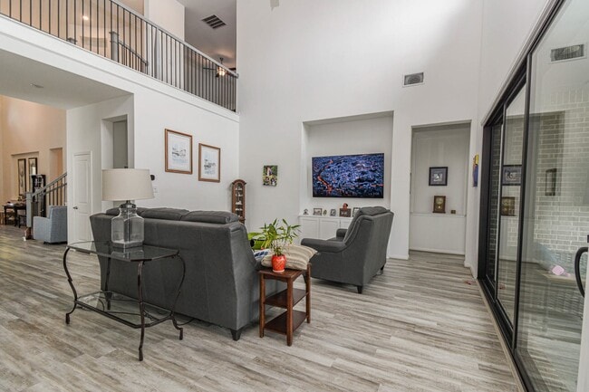 Building Photo - 21207 Rabbitbrush Ct