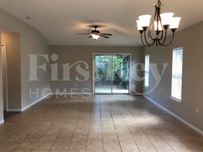 Building Photo - 2137 Featherwood Dr W