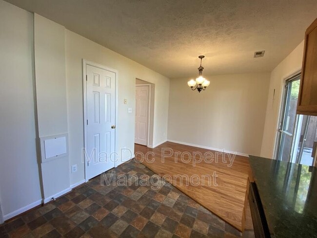 Building Photo - 4345 Normandy Ct