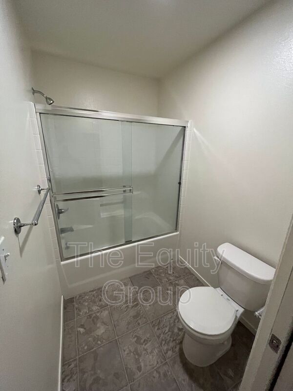 Building Photo - 2133 W Lark Ave