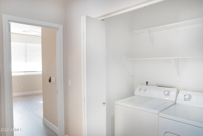 Building Photo - 1220 S Amber St