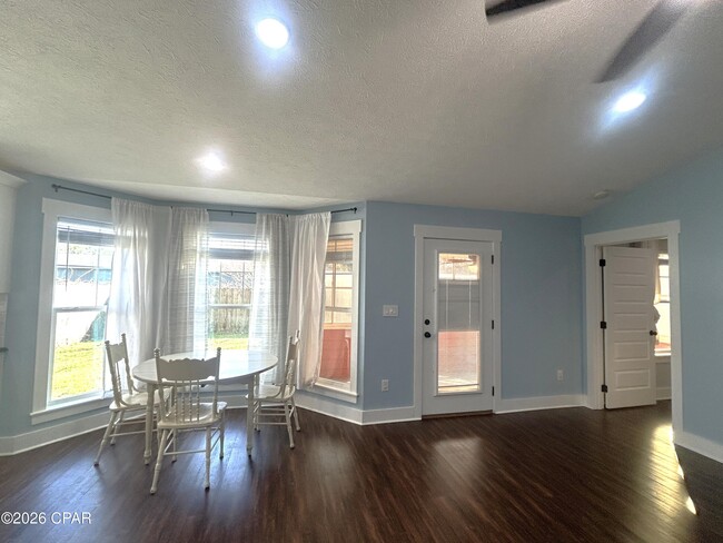 Building Photo - 8213 Singletary St