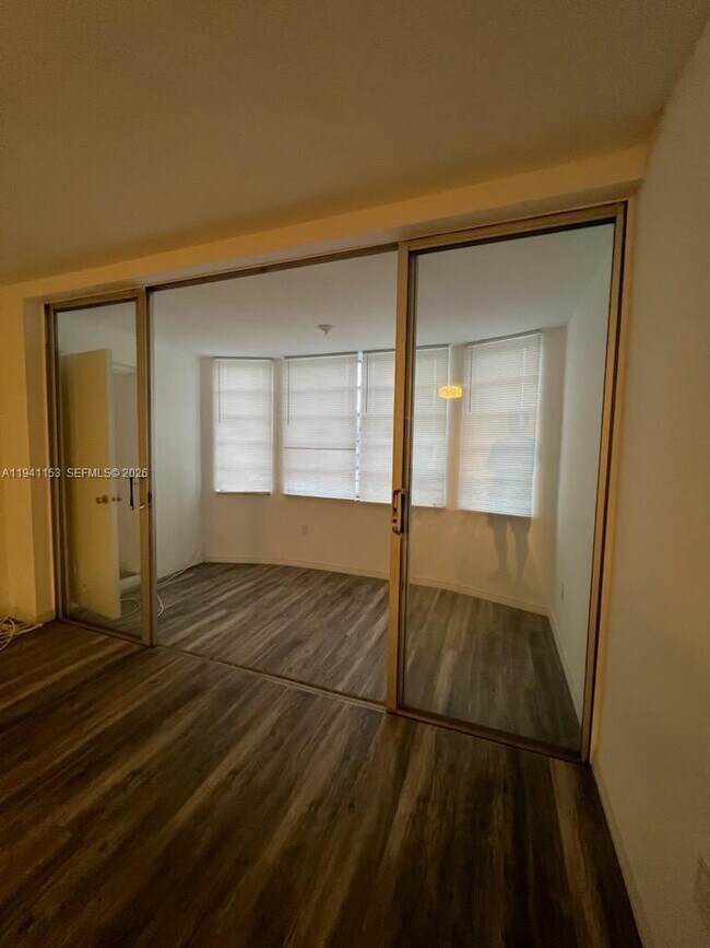 Building Photo - 1680 NE 191st St