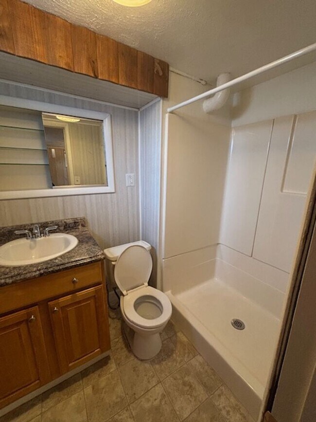 Building Photo - Very nice Family Home located in southern ...