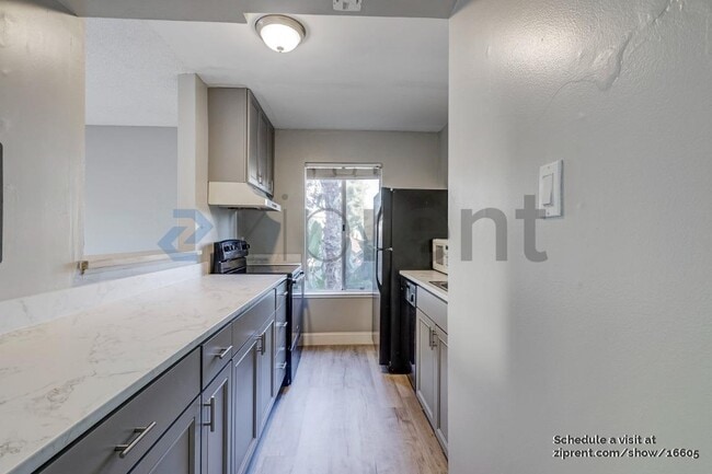 Building Photo - 1680 Laguna St