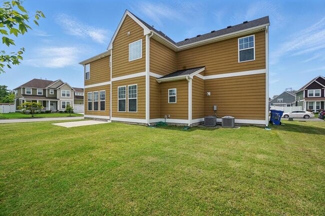 Building Photo - 3501 Silver Fox Trce