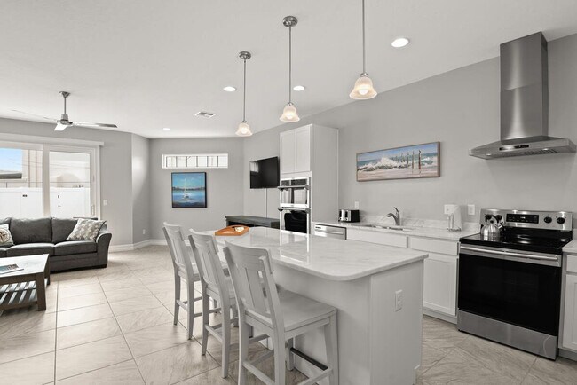 Building Photo - 132 Mediterranean Way