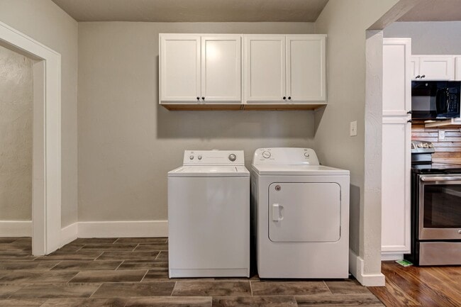 Building Photo - Charming Newly Updated 2 Bed, 2 Bath Home in the Heart of OKC!