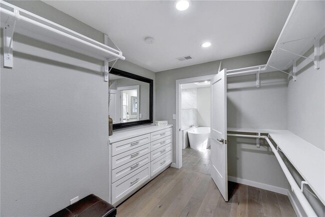 Building Photo - 713 Nomad Dr