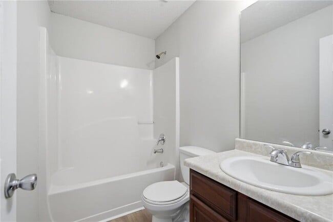 Building Photo - 139 Hidden Creek Dr