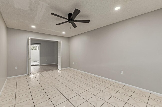 Building Photo - 13066 N 100th Dr