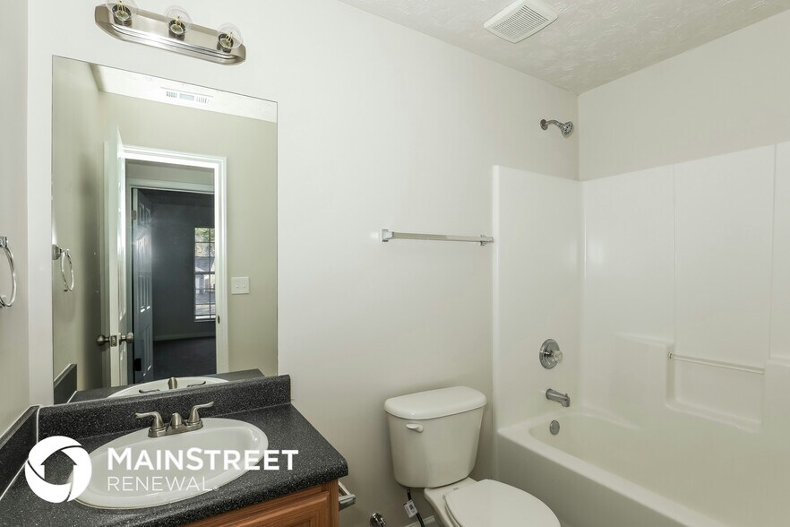 Building Photo - 955 Foxworthy Ln