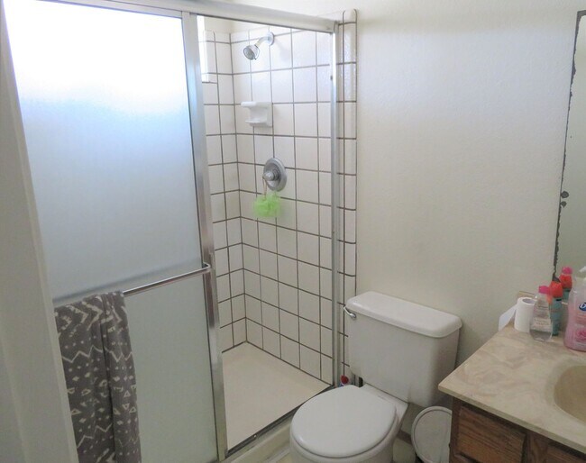 Building Photo - Prime Westside Location! Close to UCSC & B...