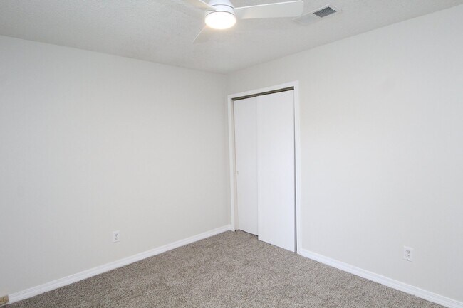 Building Photo - 3BR/2BA Brick Home in Southwest Pensacola – Coming Available 12/19