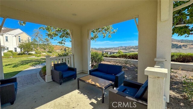 Building Photo - 92 Patria