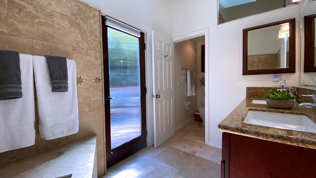 Building Photo - 1614 Pleasant Way