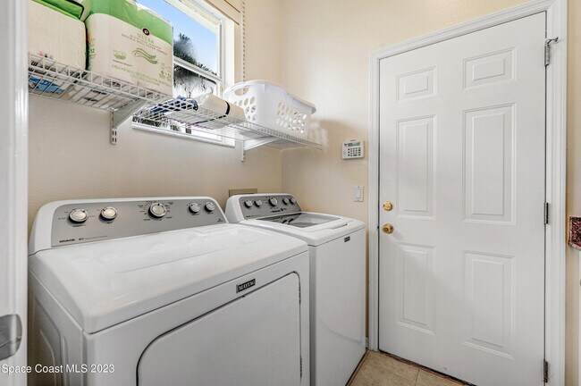 Building Photo - 940 Wimbledon Dr