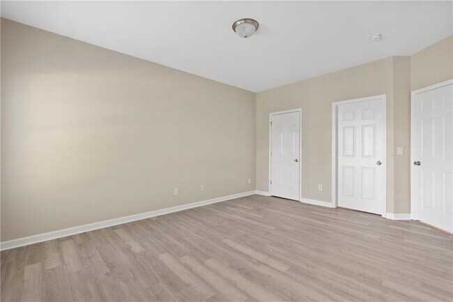 Building Photo - 4660 Lake Hill Trail