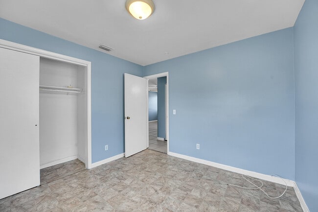 Building Photo - 1208 W 32nd St