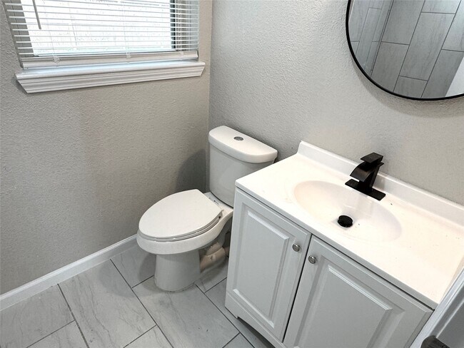 Building Photo - 6321 Apache Dr