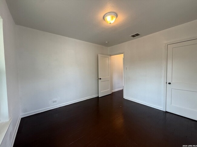 Building Photo - 115 Kinder Dr