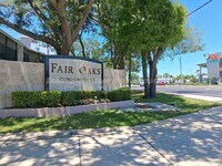 Building Photo - 3811 N Oak Dr