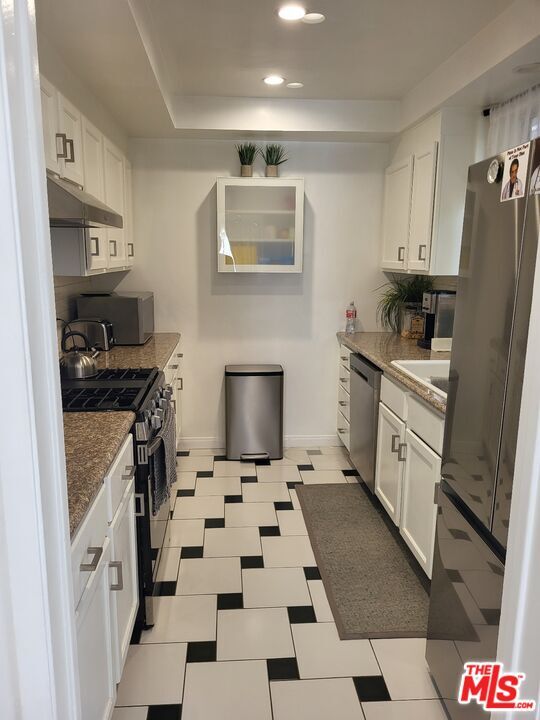 Building Photo - 450 Rexford Dr