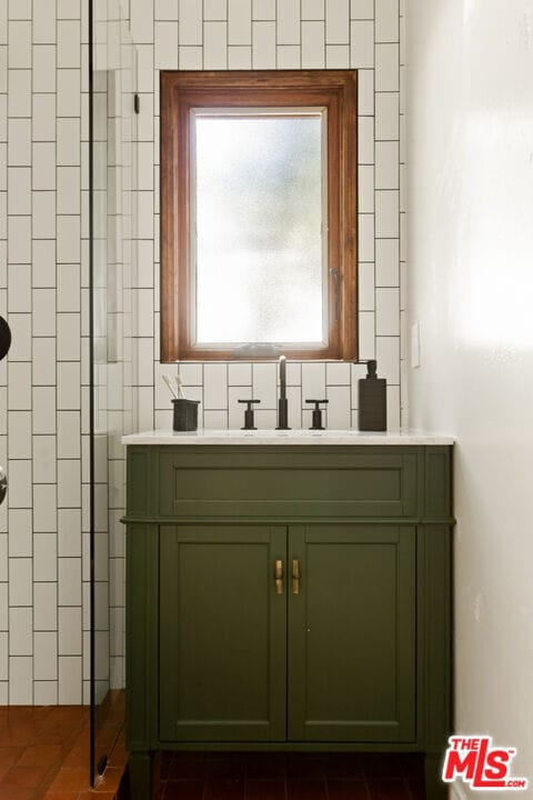 Building Photo - 1518 N Beverly Dr