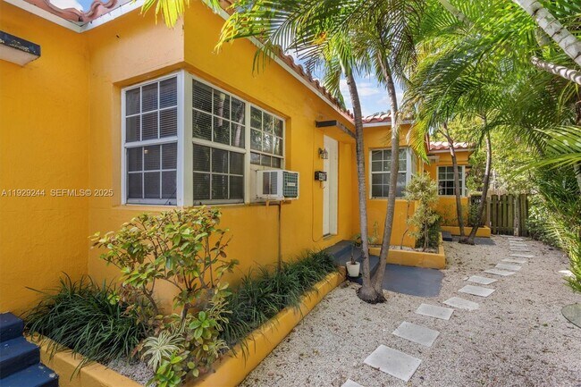 Building Photo - 4410 NE 2nd Ave