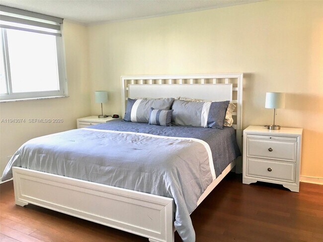 Building Photo - 8980 S Hollybrook Blvd