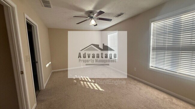 Building Photo - 5025 Village Run Dr