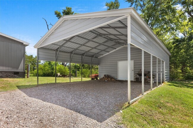 Building Photo - 645 Co Rd 4926