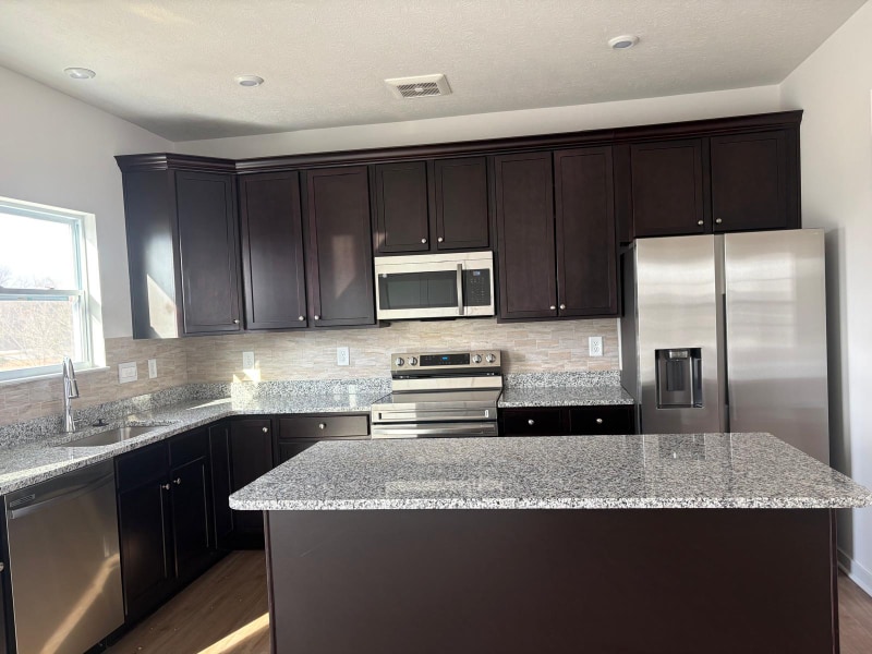 Building Photo - 146 Dusky Willow Dr