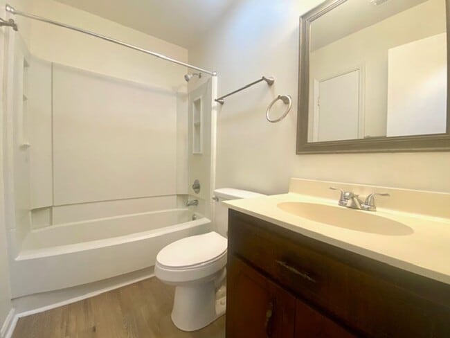 Building Photo - Mint Hill - 3 bed, 2 bath Large fenced bac...