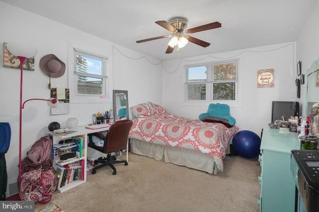 Building Photo - 2702 Cranston Rd