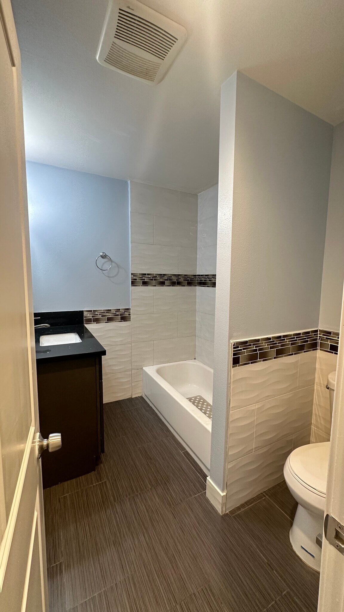 Full bathroom with bathtub - 426 N Parkside Dr