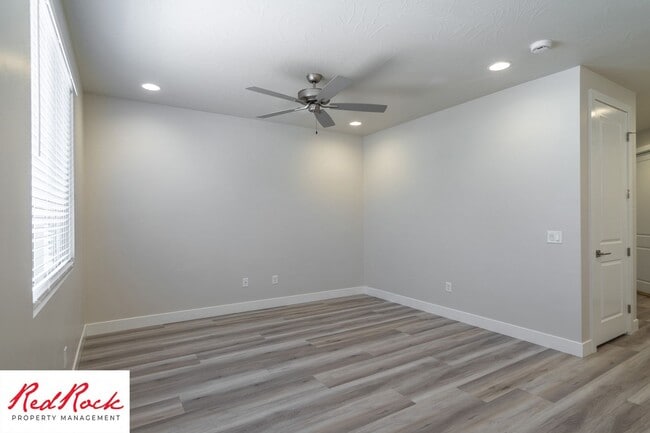 Building Photo - Home in the Heart of Hurricane!