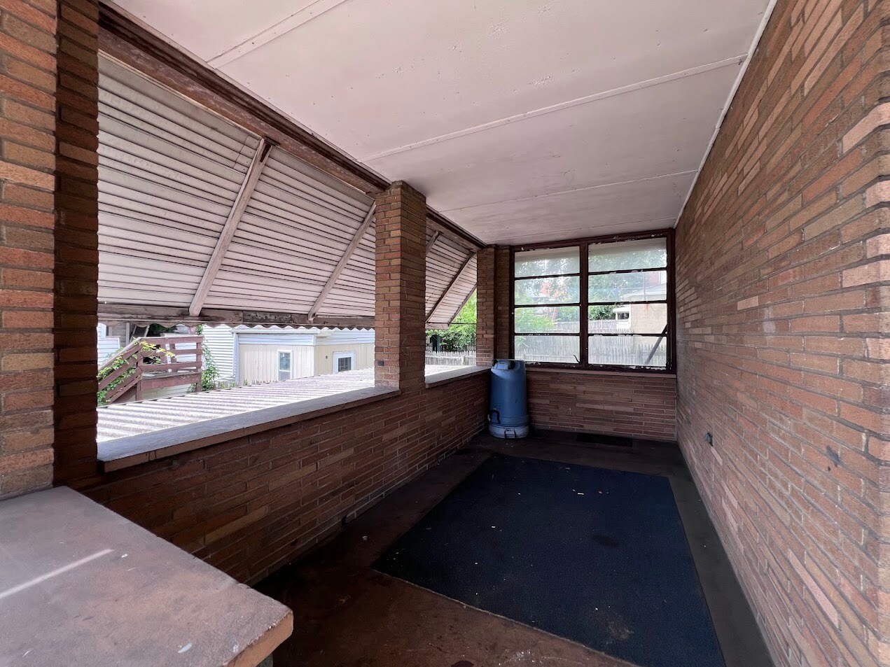 Building Photo - 609 8th St