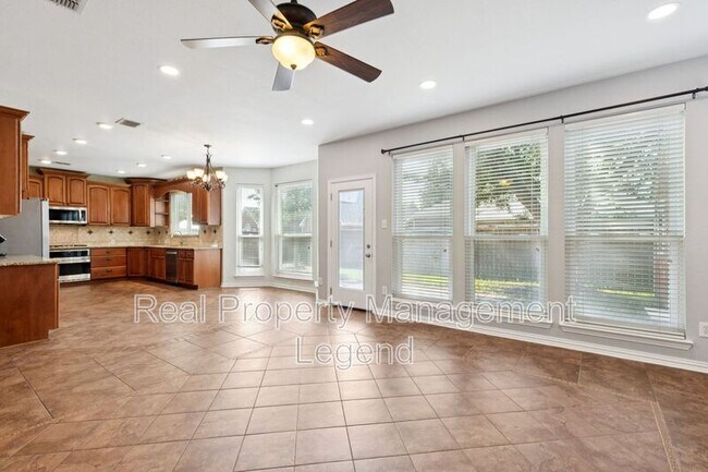 Building Photo - 1805 Sumac Dr
